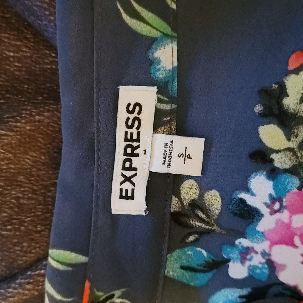 Express Top - Picture 3 of 3
